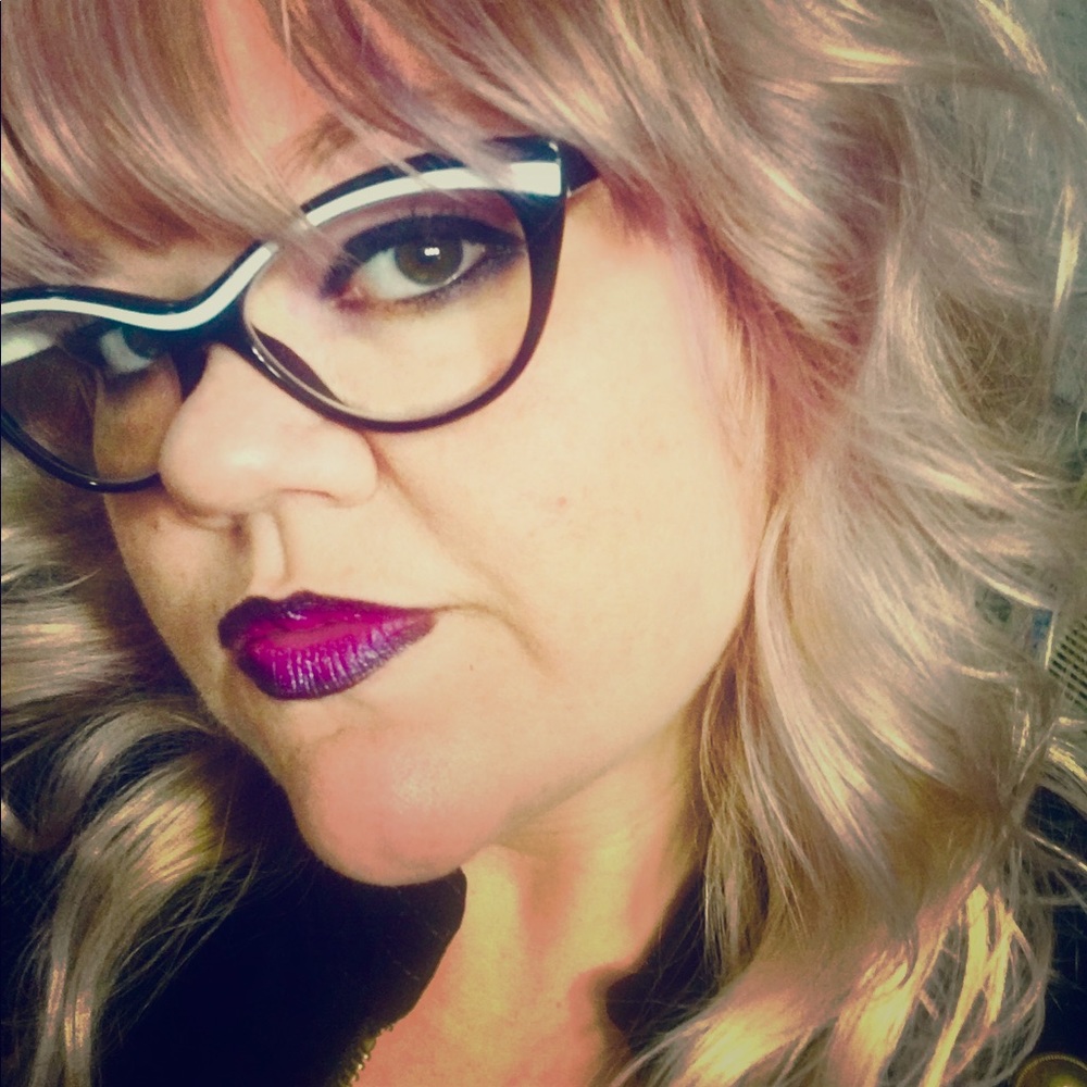 My style icon is Penelope Garcia but I also farm!